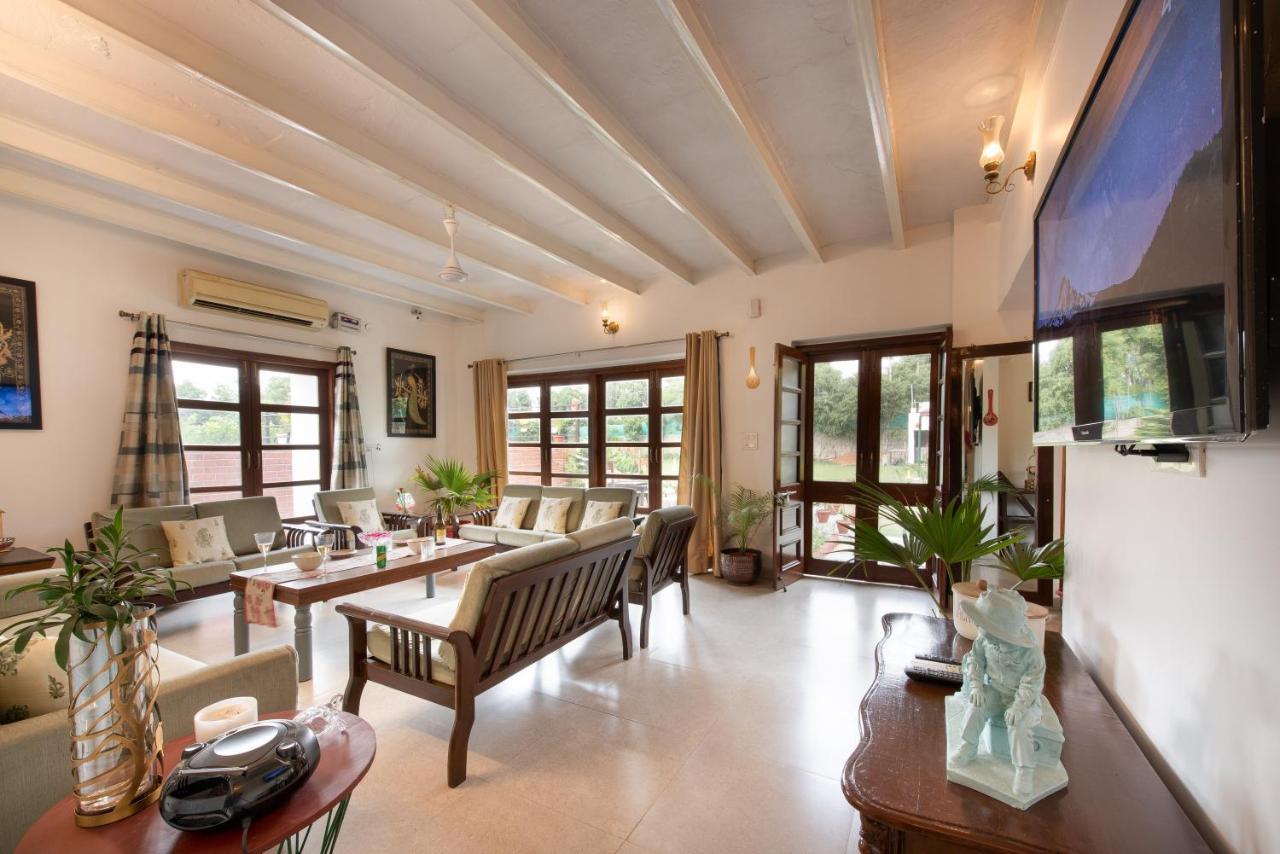 The Singh Farm Cosy Private Pool Farm Villa 구르가온 외부 사진