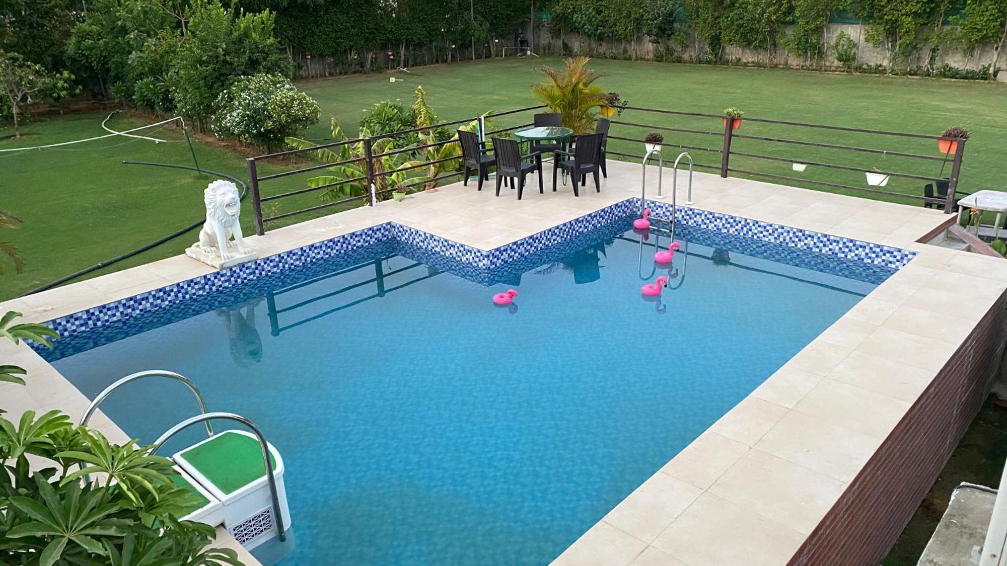 The Singh Farm Cosy Private Pool Farm Villa 구르가온 외부 사진